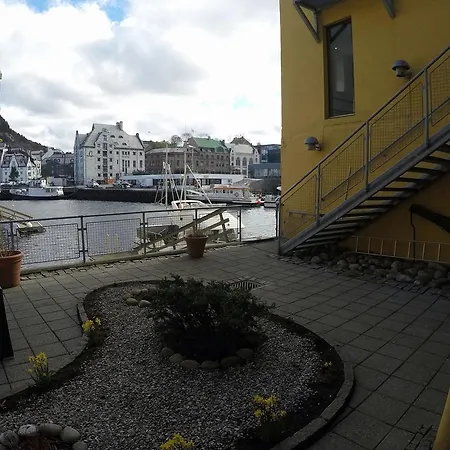 Szálloda Clarion Collection Bryggen Ålesund